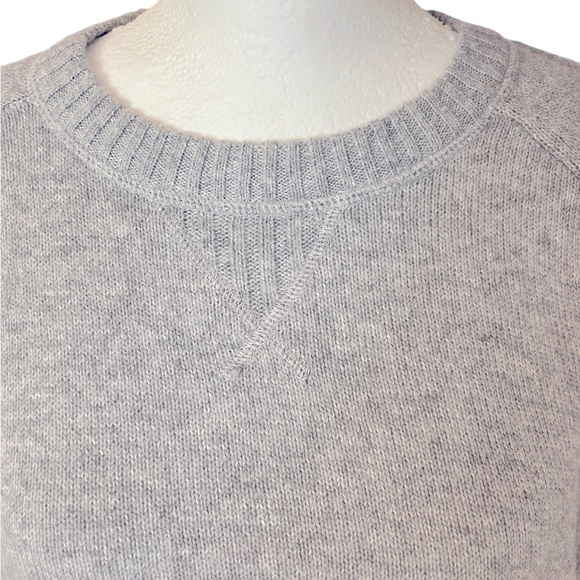 NWT American Eagle Grey Oversized Soft Fuzzy  Sweater Women’s Size Large‎ - Picture 3 of 6